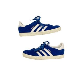 Adidas Gazelle Sneakers in Blue